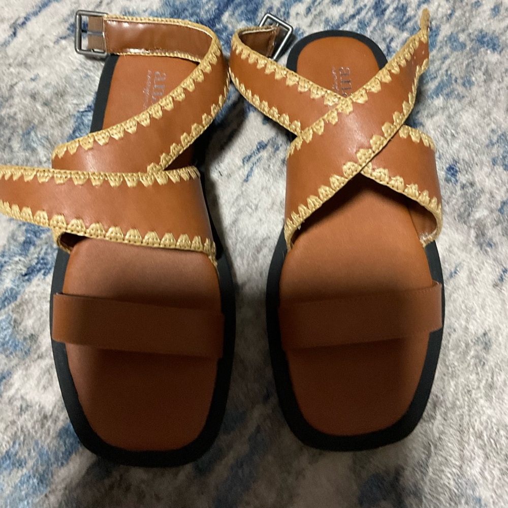 Brown Leather Cross-Strap Sandals with Gold Trim